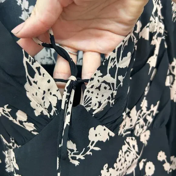 Abercrombie Black Tan Long Sleeve Tie Seamed Crop Long Sleeve Top Small Floral - Picture 5 of 7